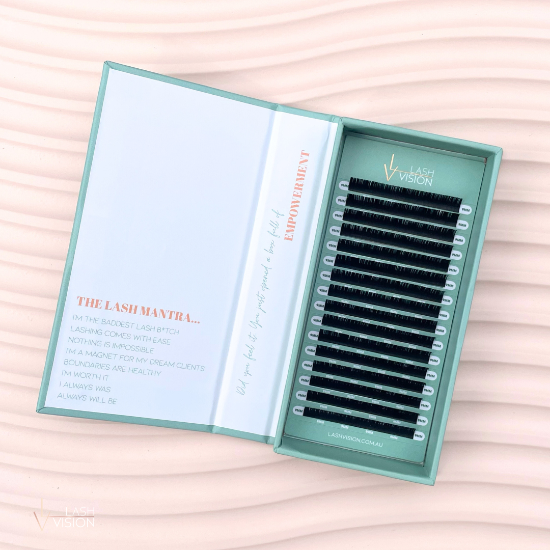 Elementary Classic Lash Tray - High-quality PBT lash extensions for soft, natural-looking lashes